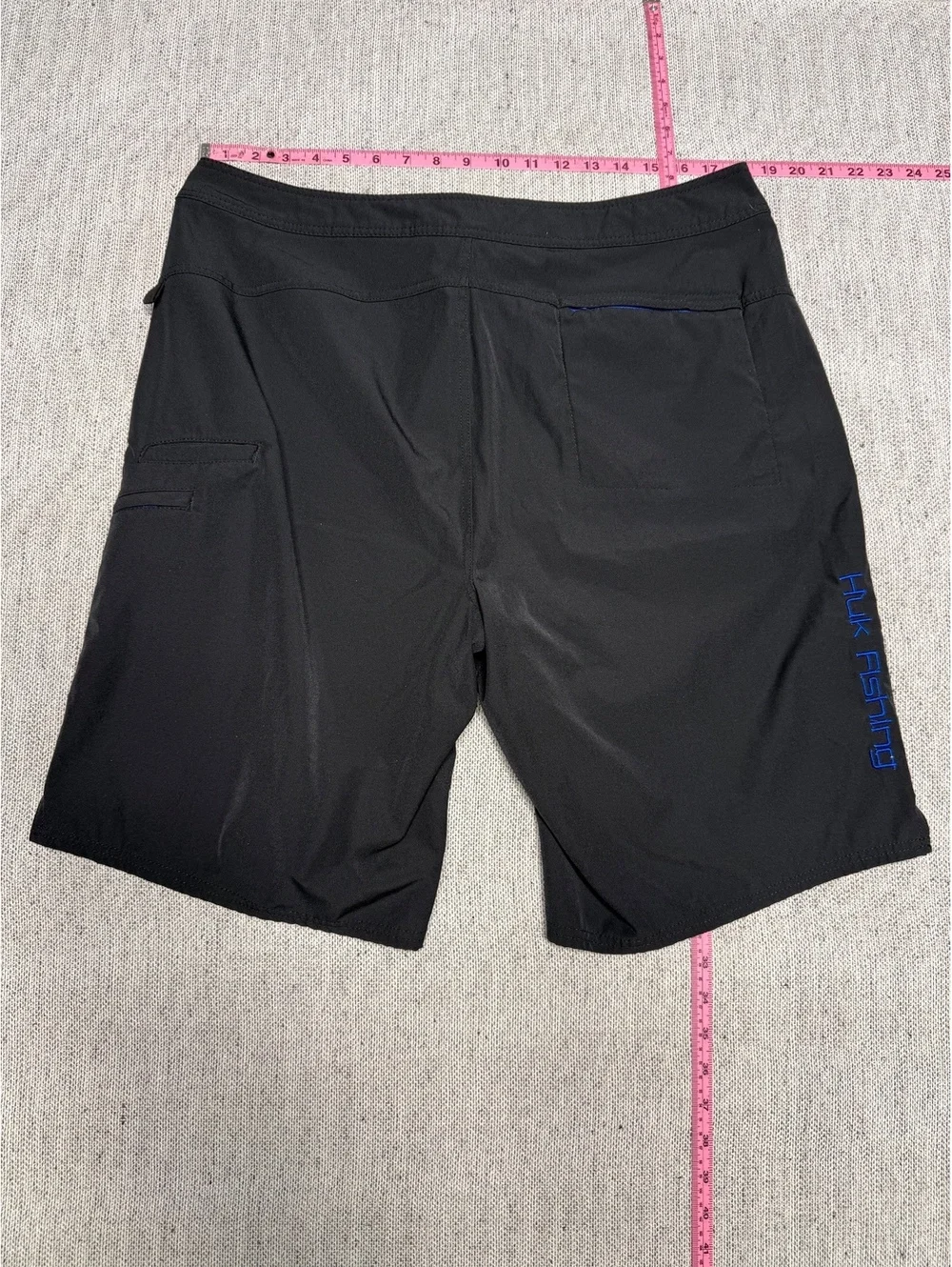 Huk Performance Fabrics Men's Black & Blue Fishing Shorts M